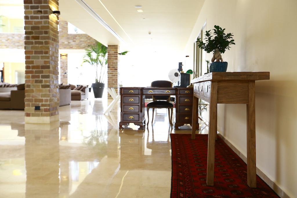 Garden Hotel Haifa Buitenkant foto
