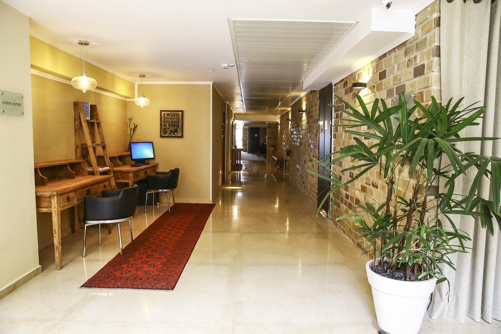 Garden Hotel Haifa Buitenkant foto