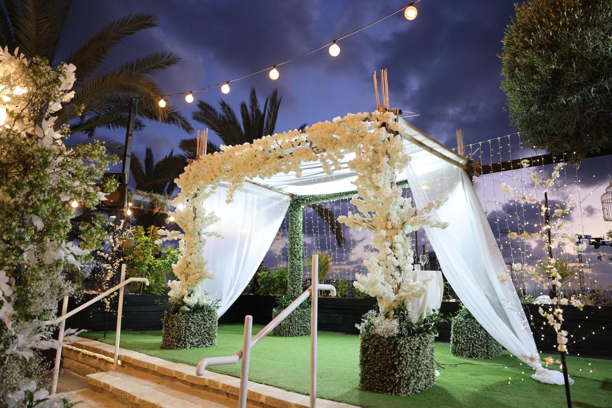 Garden Hotel Haifa Buitenkant foto