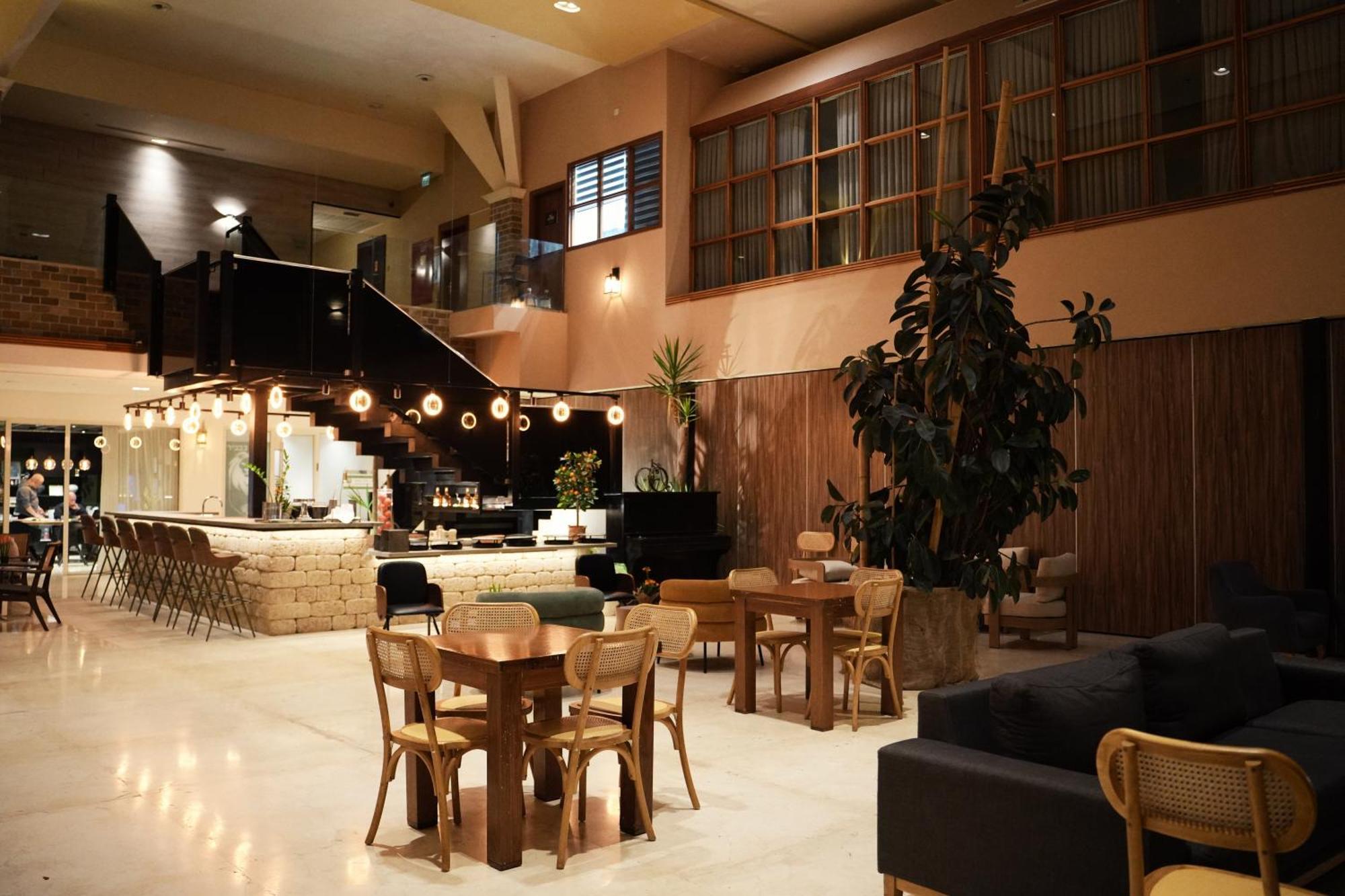 Garden Hotel Haifa Buitenkant foto